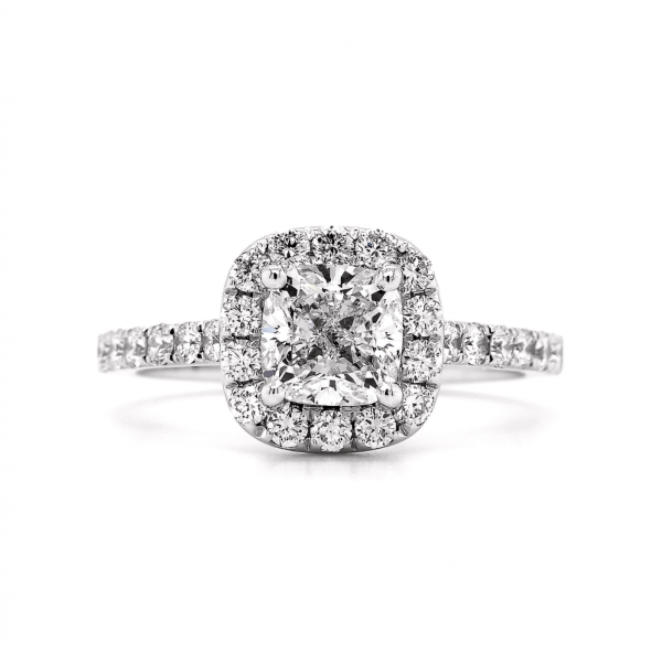 How to photograph a diamond ring with DSLR