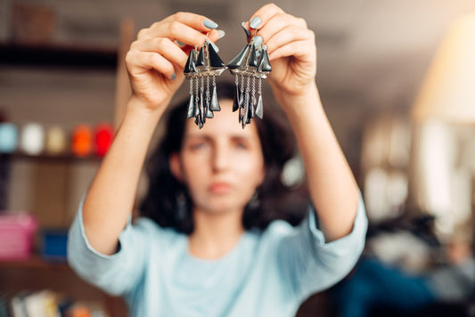 How to write product descriptions for earrings