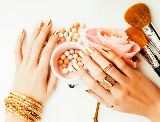 white background jewelry photography vs lifestyle product photography advantages and disadvantages
