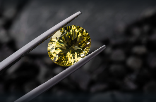 Why Add Yellow Lighting When Taking Photos of Gemstones